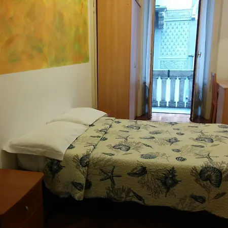 Adam'S House-3