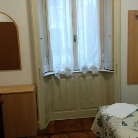 Adam'S House-2