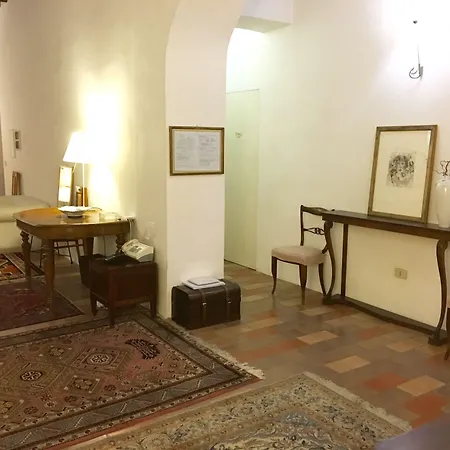 Vicolo del Lupo Guesthouse-3