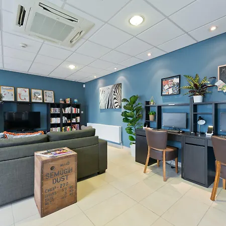 Garden Lane Backpackers-3