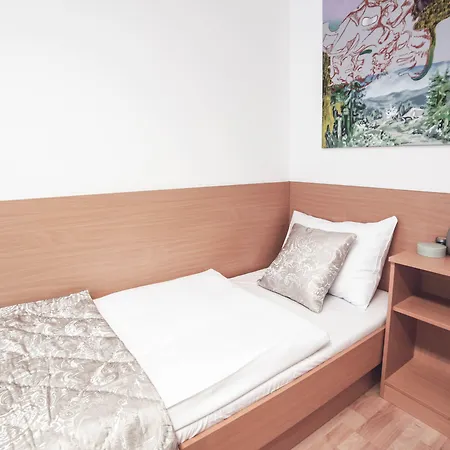 Alibi Hostel-2