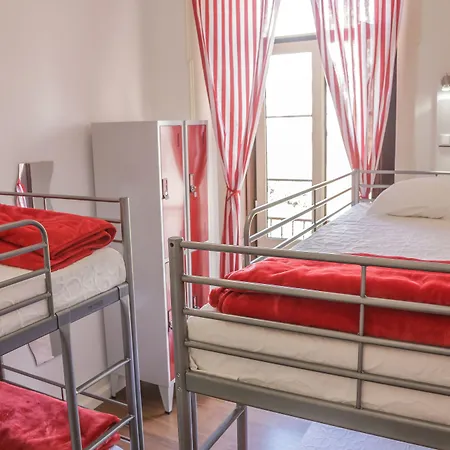 Hostel 402-3