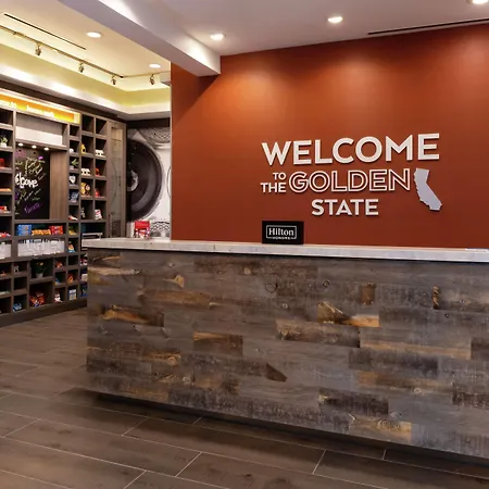 Hampton Inn & Suites Buena Park-3