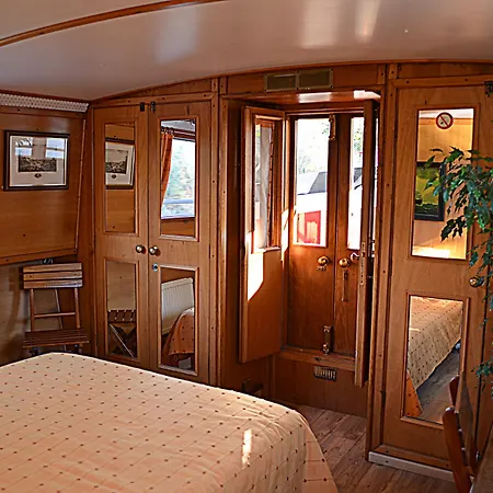 Peniche Beatrice Cruises On The Canal Du Midi-3