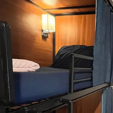 International Travelers House Hostel - Downtown San Diego Little Italy (Adults Only)-2
