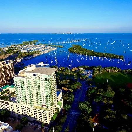 Icoconutgrove - Luxurious Vacation Rentals In Coconut Grove-2