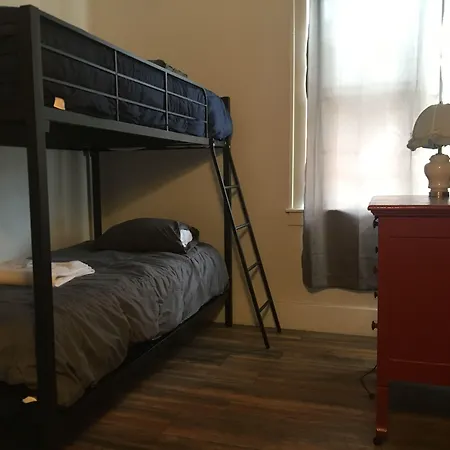 Hamtramck Hostel-2