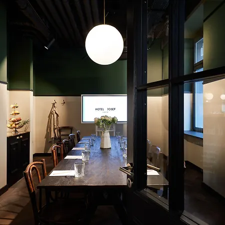 Boutique Hotel Josef-3