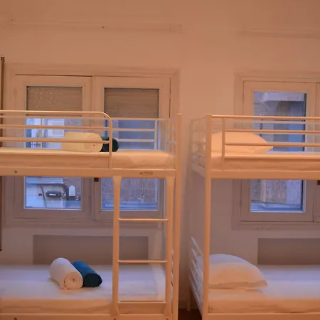 Hostel 18-2
