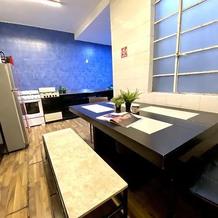 Roomies Hostel Condesa-2