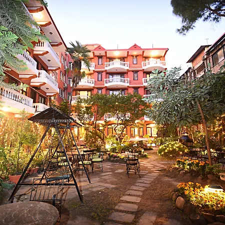 Hotel Nirvana Garden-2