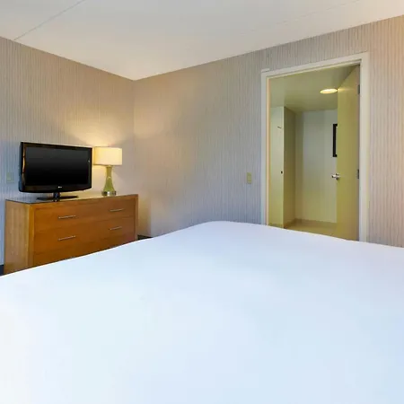 Hotel Auburn Hills-2