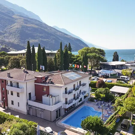Hotel Villa Claudia-3