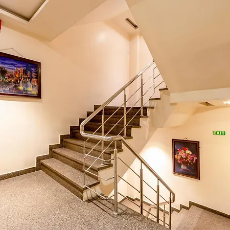 Aman Continental With Restaurant - 5Mins From Connaught Place ,Railway Station & Metro-3