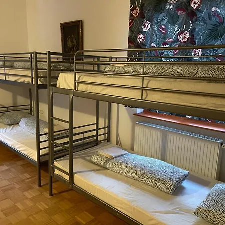 The Buda Side Garden - Dorms & Private Rooms-2