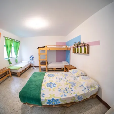 Hostal Paz Y Vida-2