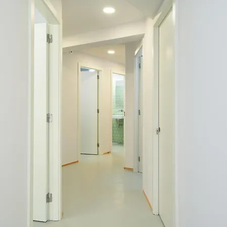 Help Yourself Hostels - Carcavelos Coast-3