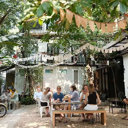 The Yard Bangkok Hostel-2