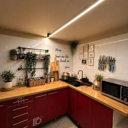 Pilot Design Hostel & Bar-2