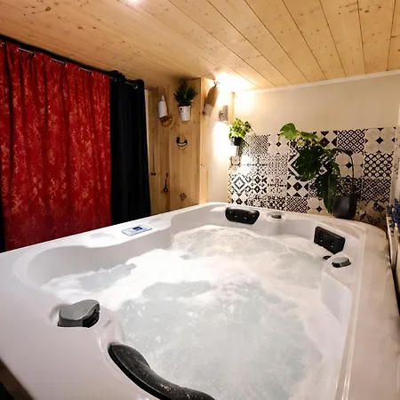 Sweet Loft Grenoble-Love Room avec jacuzzi&sauna-3