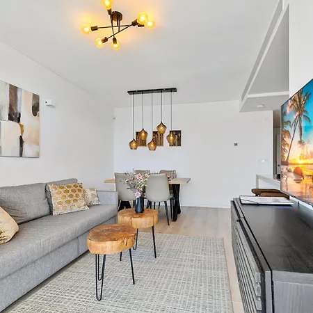 Stylish Apartment In Estepona With Pool-3