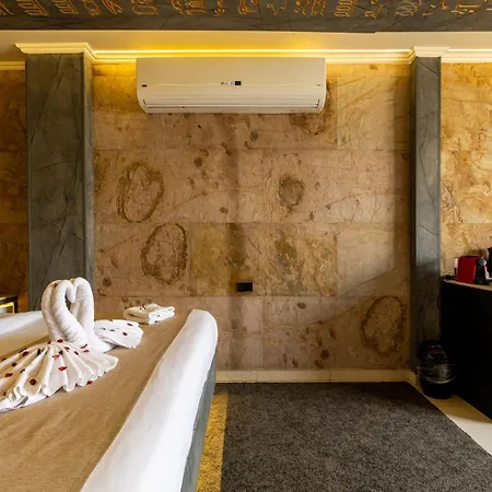 Great Pyramid Inn-2