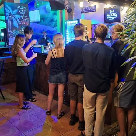 Costa Rica Backpackers-2