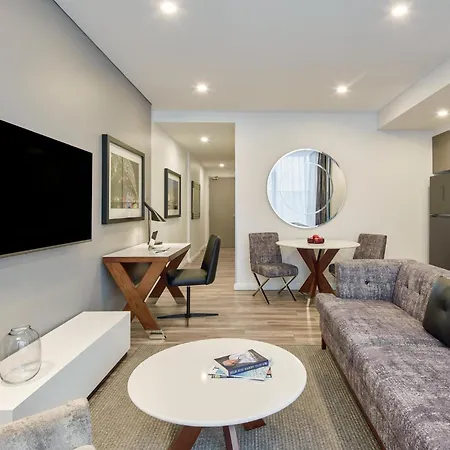 Meriton Suites Mascot Central-3