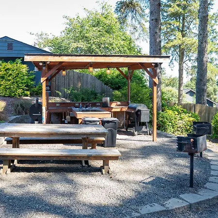 Gravity Haus Westport-3