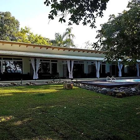 Hotel Cahuita Inn-3