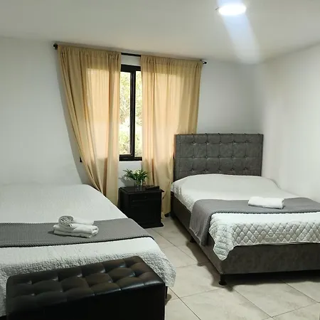 Hostal y Camping Los Girasoles-2