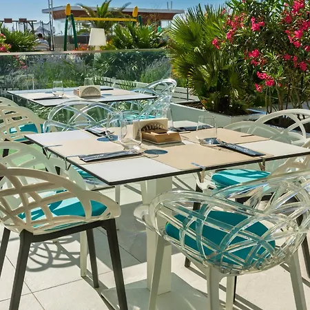 Hotel Opera Mamaia-3