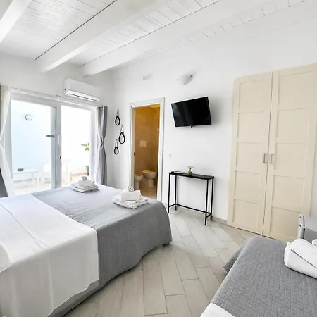 Carfagnini Rooms-2