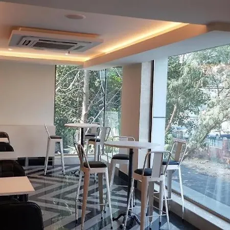 Cheqinn Hostel - Sukhumvit 4 Nana Plaza-3