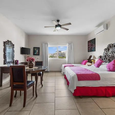 Marina Banderas Suites Hotel Boutique-3