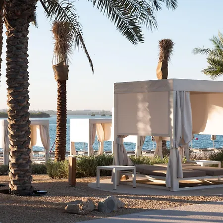 Erth Abu Dhabi Hotel-3