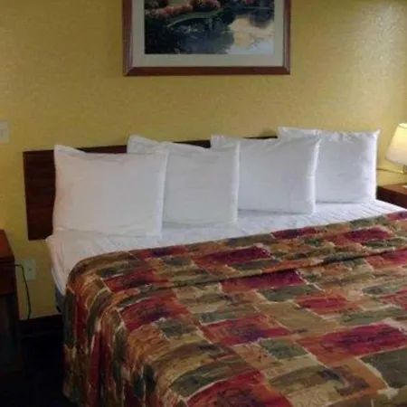 Rodeway Inn Salina North-2