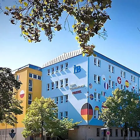 Hostel Haus International-3