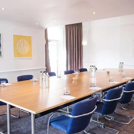 Holiday Inn Farnborough By Ihg-2