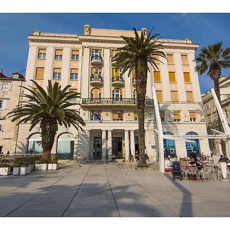 Riva Royal View Luxury Apartments-2