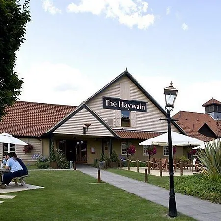 Premier Inn Basildon South-3