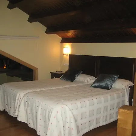 Apartamentos Rurales Romallande-3