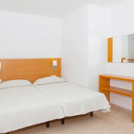 Apartamentos Mar y Playa-2