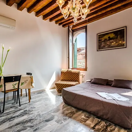 Venice Apartments-2