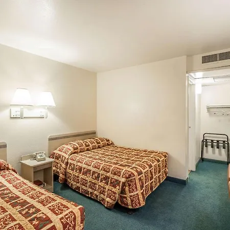 Rodeway Inn Pasco-3