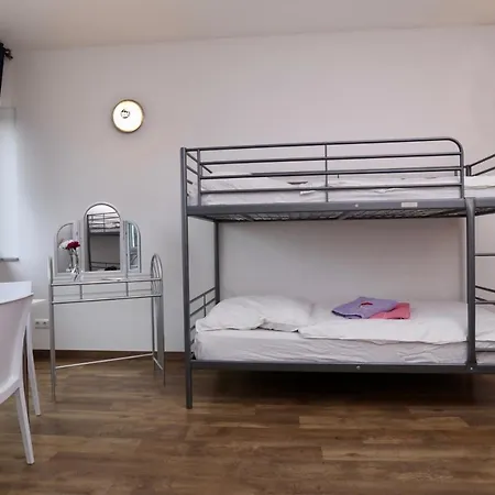 Elsaesser Hostel-2