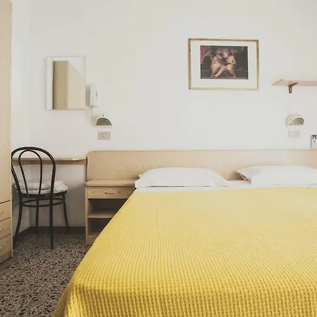 Hotel Diana-2