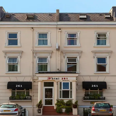 Hotel 261-3