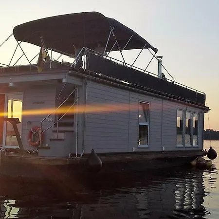 Hausboot Deluxe-2