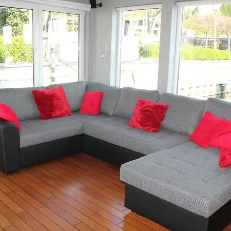 Hausboot Deluxe-3